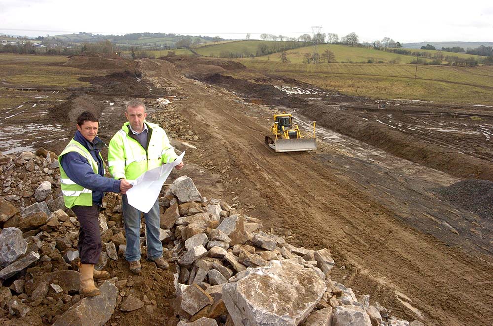  Nel 2010 il traffico generato dalla Meade Potato Company sulle strade di Lobinstown è diventato così grande che la società ha finanziato la propria strada.