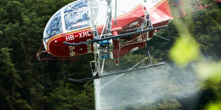 Heli am sprühen von Pestiziden