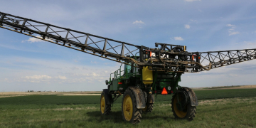 Will Rising Temperatures Make Superweeds Even Stronger?