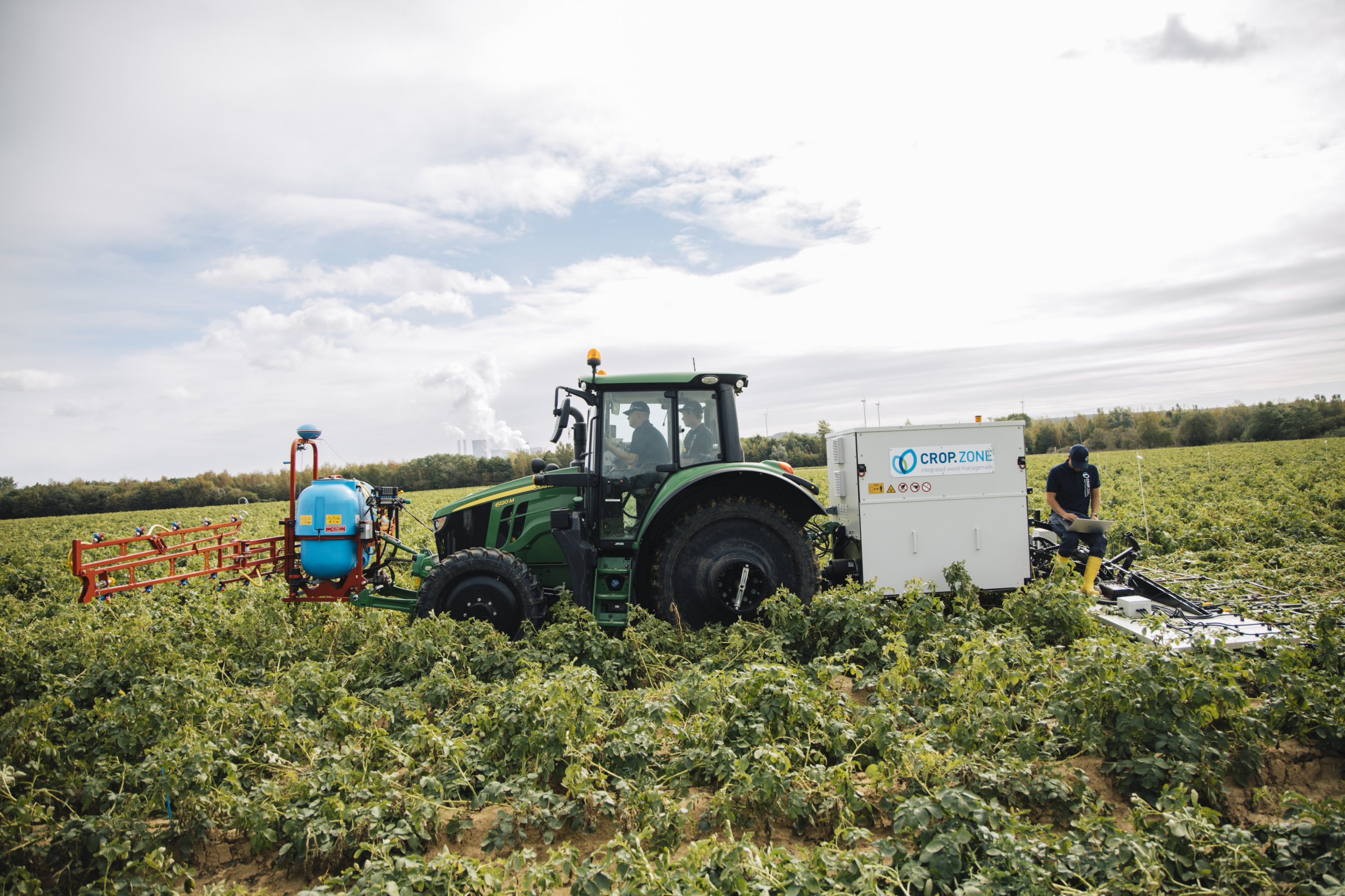 crop.zone electric weeding available in Switzerland 12 crop.zone electric weeding available in Switzerland