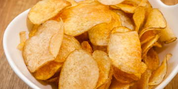 Family business kicks chips factory out of the ground in Staden: “I started putting our first bag on my father’s grave”