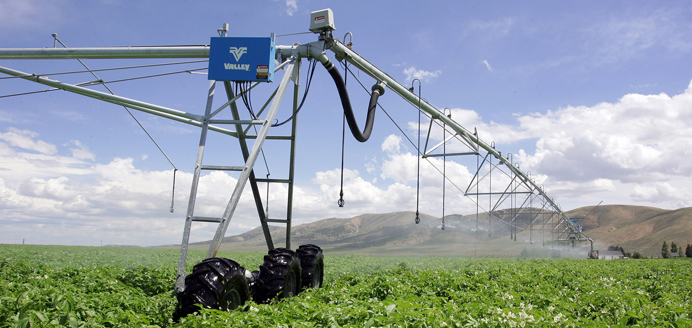 Center pivot - options solve problem ruts (part 2) 26 Options for Center Track Pivots