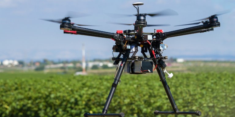 TEKNOLOGIPRODUCENTER GÖR DRONDEMONSTRATIONER PÅ POTATGÅRD I ORGON