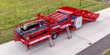 Leading Scottish grower chooses next generation Tong Caretaker