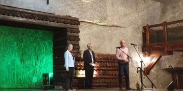 European Association for Potato Research (EAPR) awards Honorary Memberships to Mike Storey and Kazimiera Zgórska