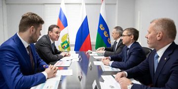 Dmitry Patrushev discussed the development potential of the agro-industrial complex of the Tyumen region with the head of the region Alexander Moor