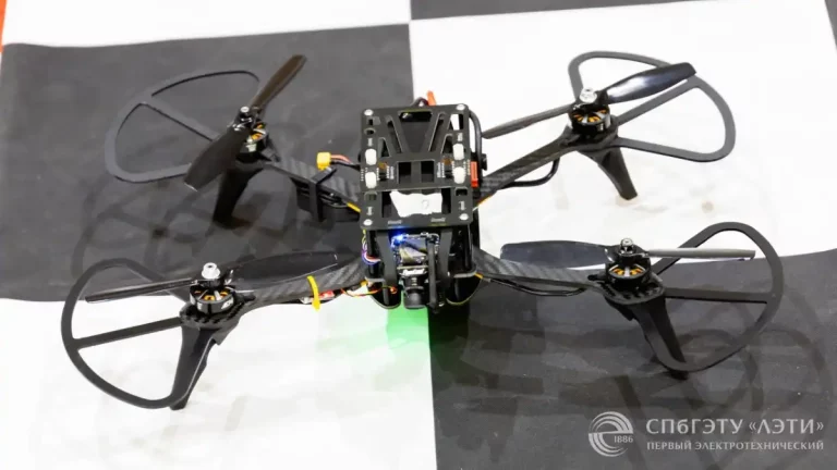 Científicos de ETU “LETI” entrenaron drones para navegar de forma independiente en el espacio