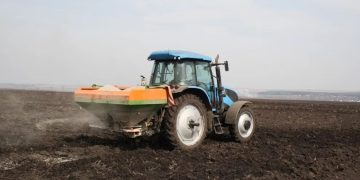 Revolutionizing Crop Health: Customized Nutrition and Biologicals for Optimal Yield