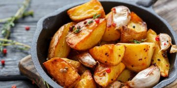 Quik’s potato wedges with skins on garlic!