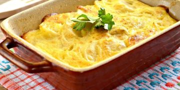 How to Make Mouth-Watering Potatoes Au Gratin with Grated Cheese