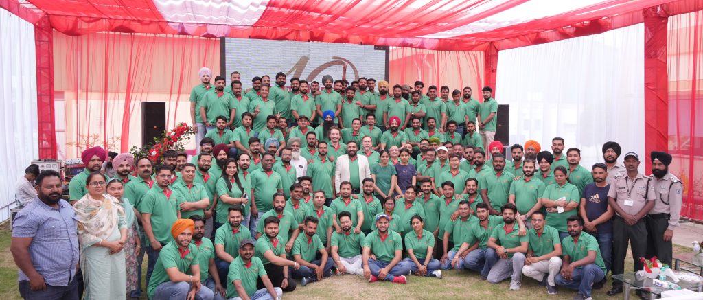 Mahindra HZPC Marks 10th Anniversary with Farmer-centric Celebration 4 Team photo