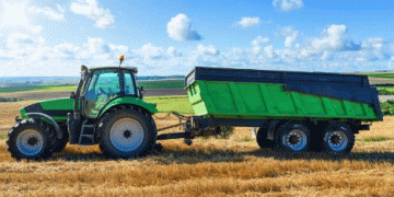 FL 695: BKT’s New Tire Revolutionizing Agro-Industrial Trailer Performance