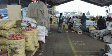 Navigating Ecuador’s Agricultural Price Shifts: A Closer Look at Potato and Tomato Markets