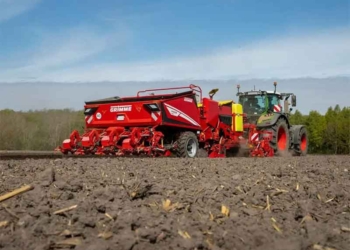 Grimme PRIOS 440: Yon Sistèm Plantasyon Yon Sèl Pasaj Ki Konbine Sèt Operasyon Nan Jaden
