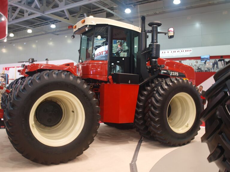 Rostselmash RSM 2375 traktor på AGROSALON 2018