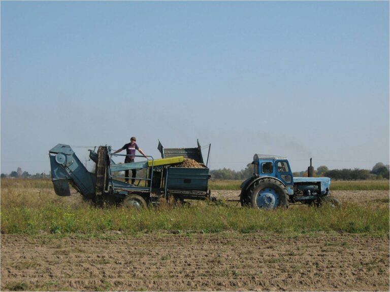 Il combinatore di carte "Анна" nell'aggregazione del trattore Т-40АМ Сосницький р-н