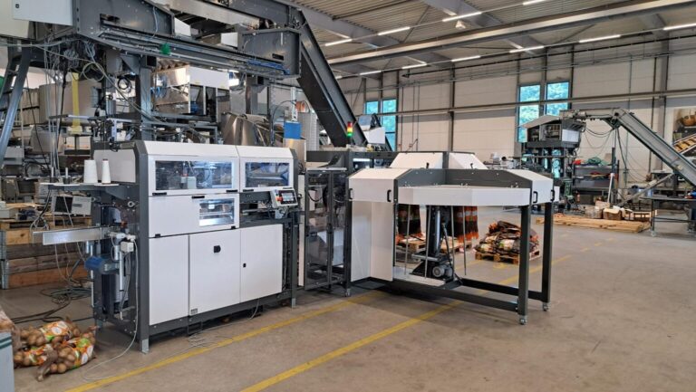 Manter AutoPack HS+ bagging machine with quad magazine