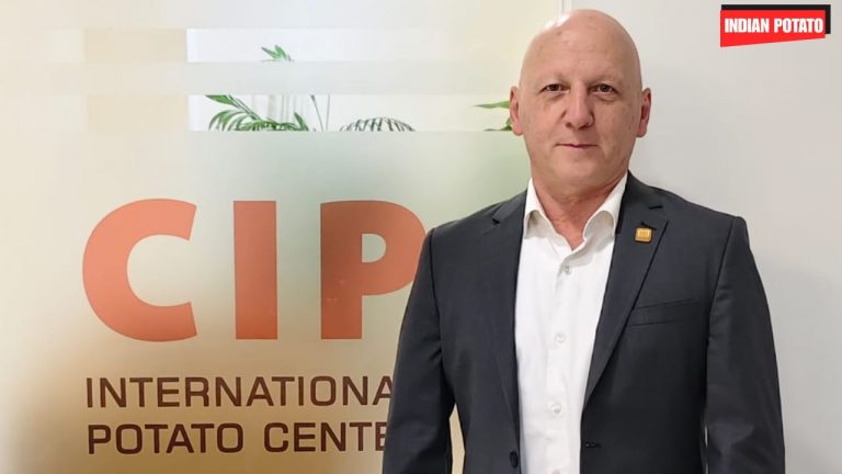 Simon Heck en el Centro CIP de India