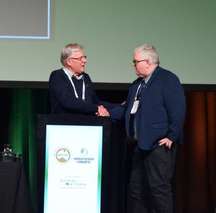 POTATOES AUSTRALIA ПРИВЕТСТВУЕТ AUSVEG В КАЧЕСТВЕ ПЛАТИНОВОГО СПОНСОРА ВСЕМИРНОГО КАРТОФЕЛЬНОГО КОНГРЕССА 7 POTATOES AUSTRALIA ПРИВЕТСТВУЕТ AUSVEG В КАЧЕСТВЕ ПЛАТИНОВОГО СПОНСОРА ВСЕМИРНОГО КАРТОФЕЛЬНОГО КОНГРЕССА